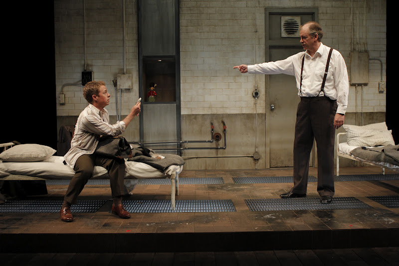 Rhetorical Analysis Of Harold Pinter 's ' The Room '